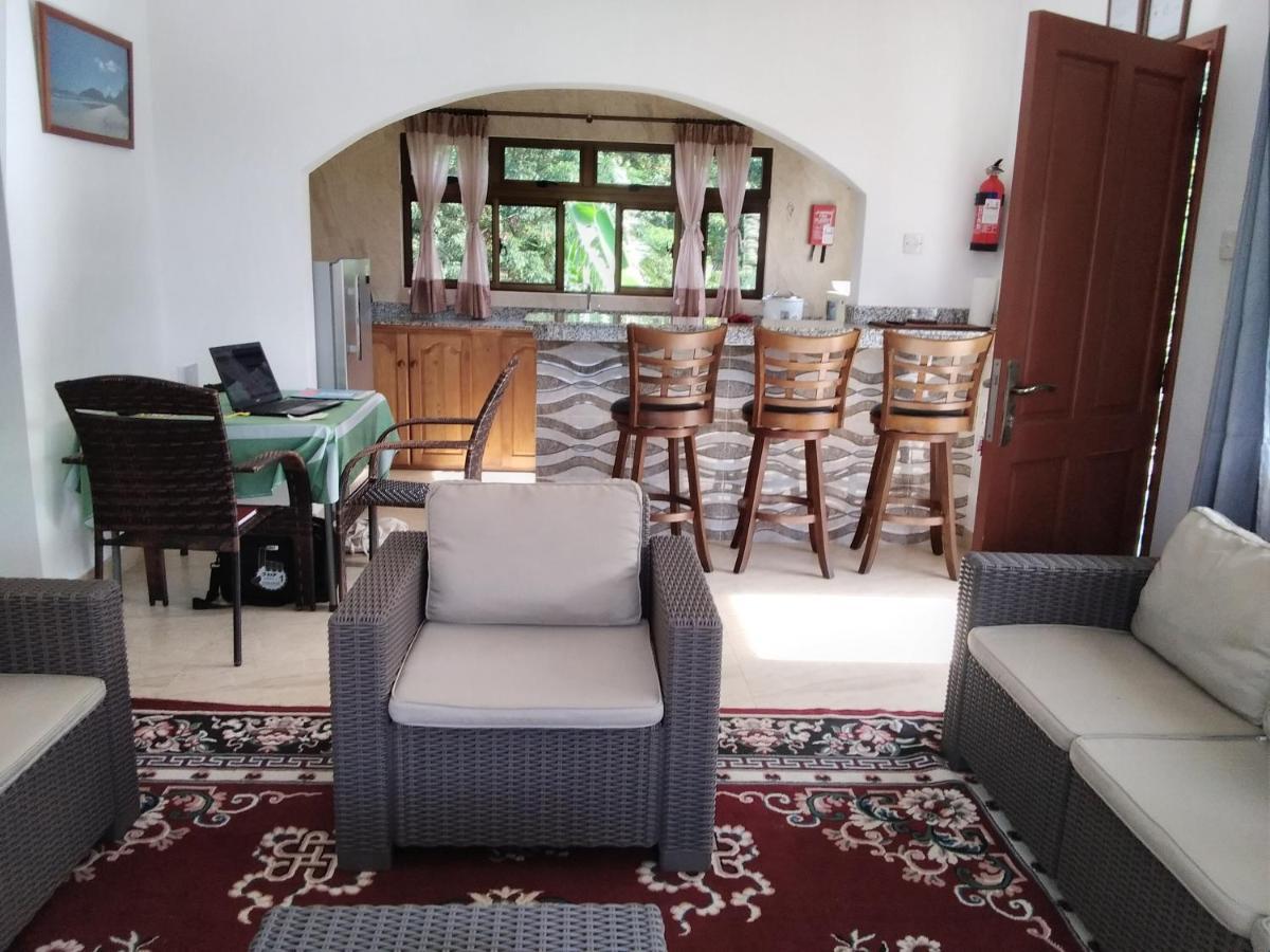 Belle Rose Vue Guest House Baie Sainte Anne Εξωτερικό φωτογραφία